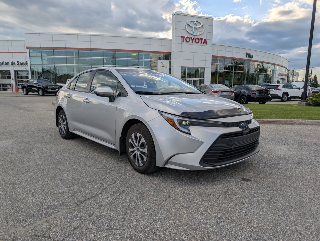 Silver 2024 Toyota Corolla Hybrid Sedan Front-Wheel Drive Automatic