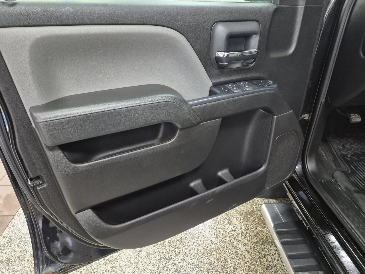 Chevrolet SILVERADO 1500 LD CUSTOM 2019-16