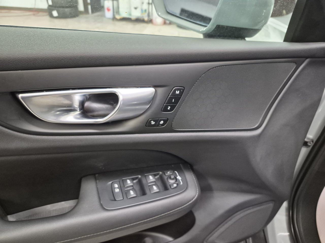 2025 Volvo V60 CROSS COUNTRY PLUS-8