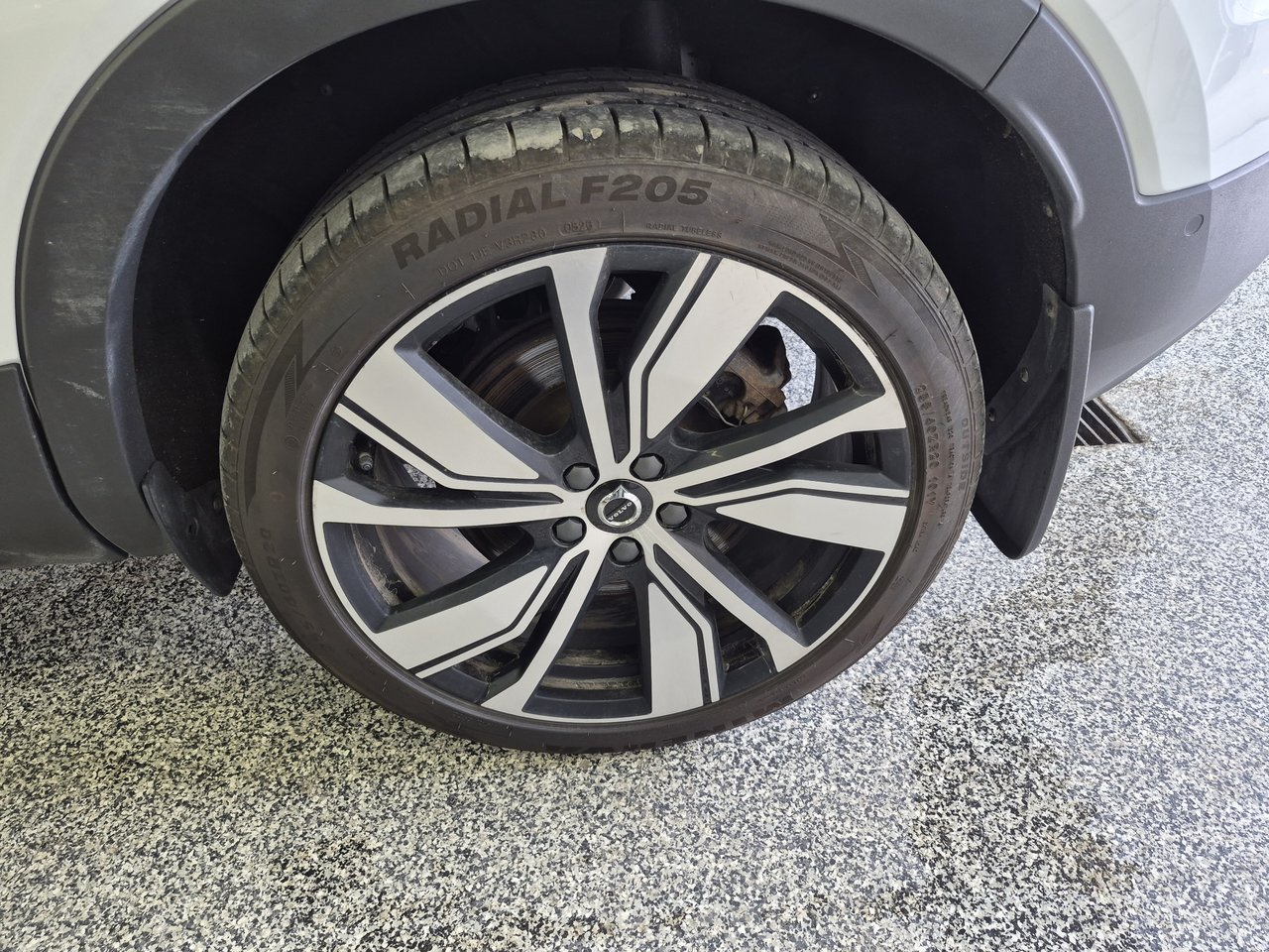 2022 Volvo XC40 ULTIMATE-14