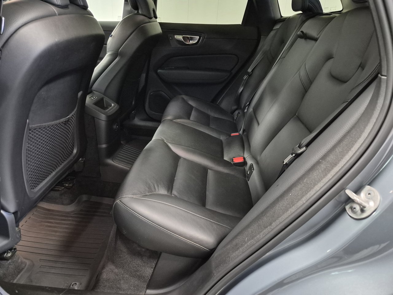 2023 Volvo XC60 RECHARGE PLUS BRIGHT THEME-11