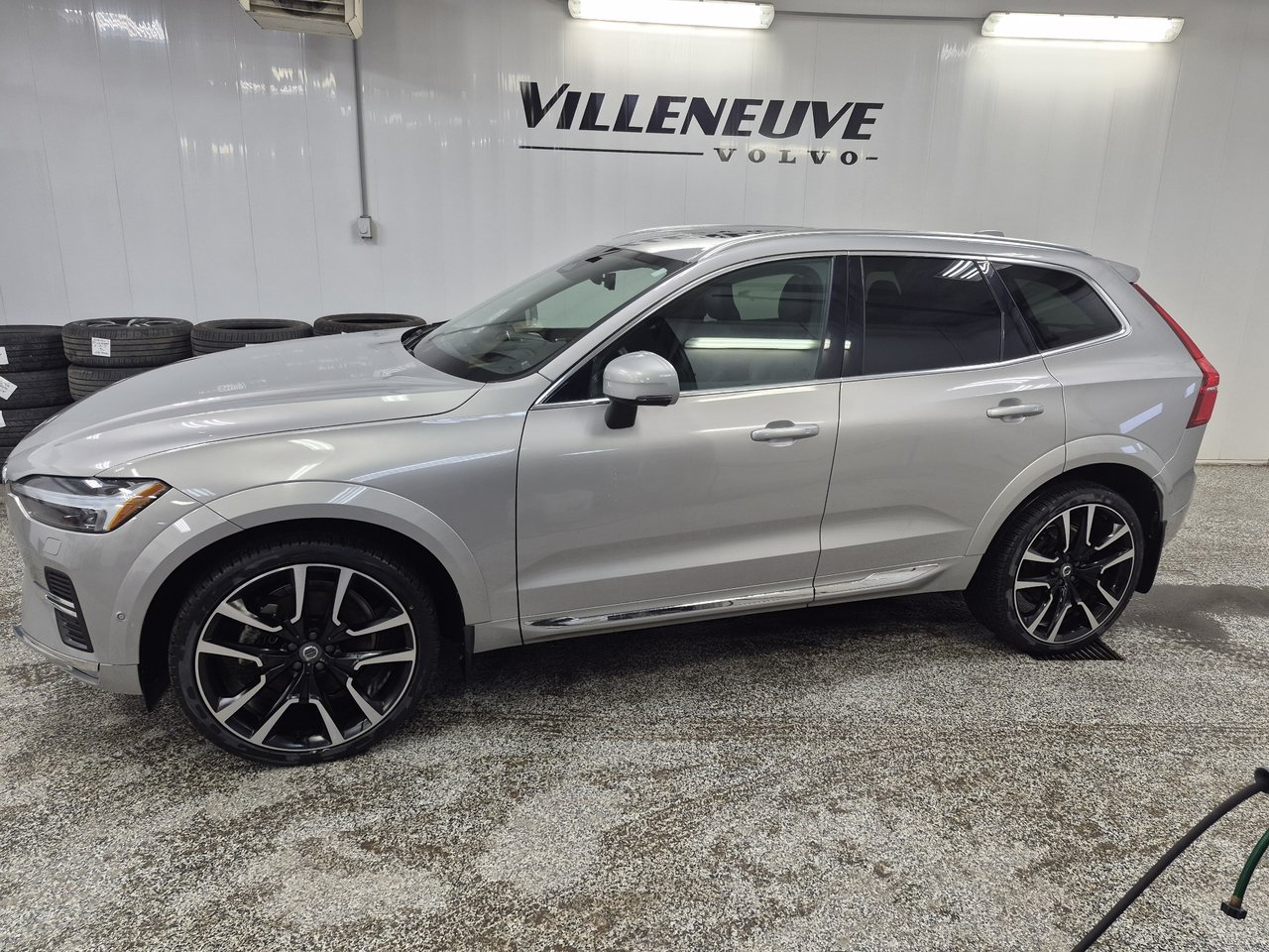 2023 Volvo XC60 ULTIMATE BRIGHT THEME-4