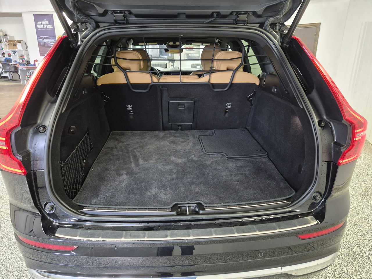 Volvo XC60 ULTIMATE BRIGHT THEME 2023-5