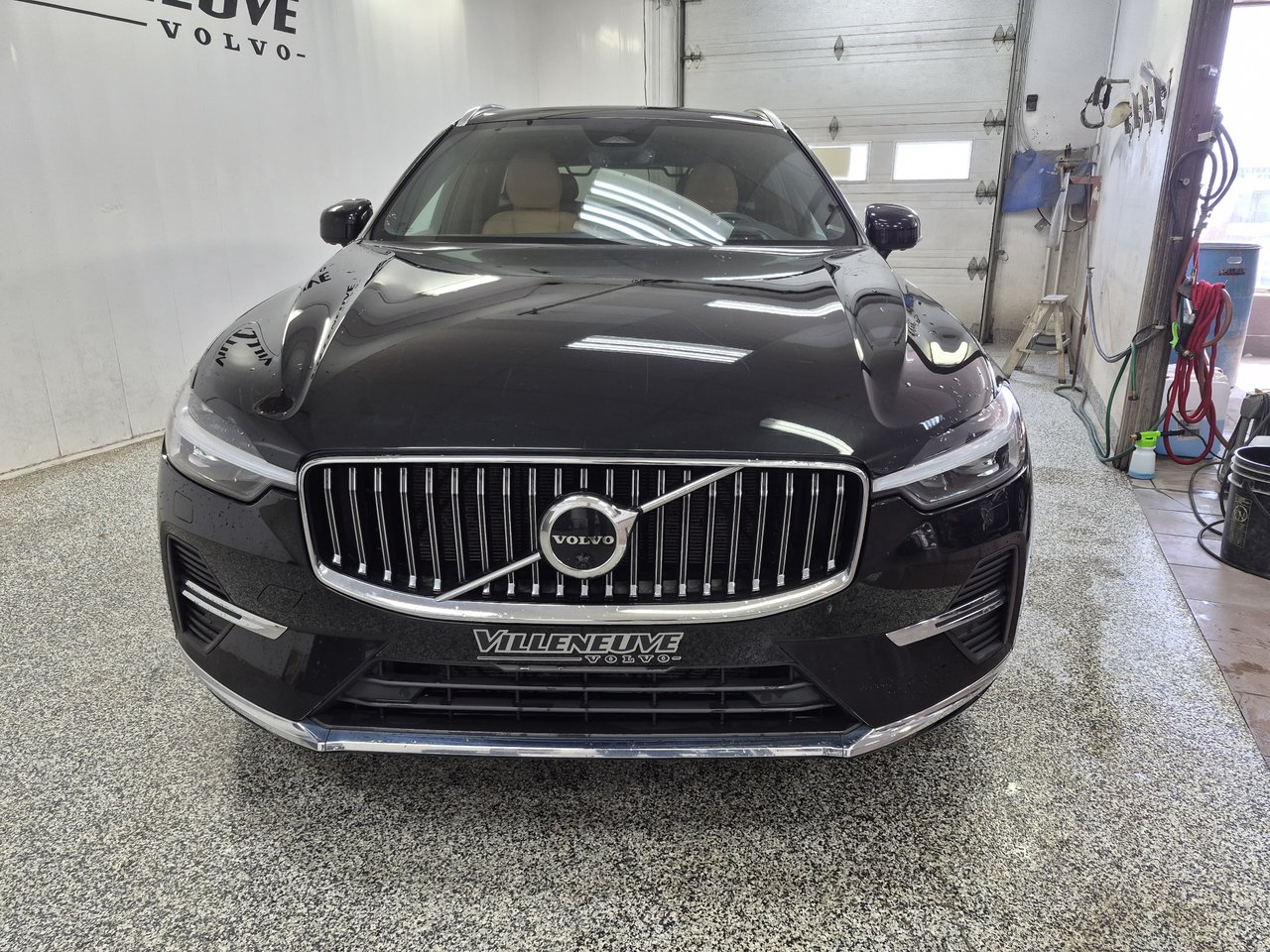 Volvo XC60 ULTIMATE BRIGHT THEME 2023-1