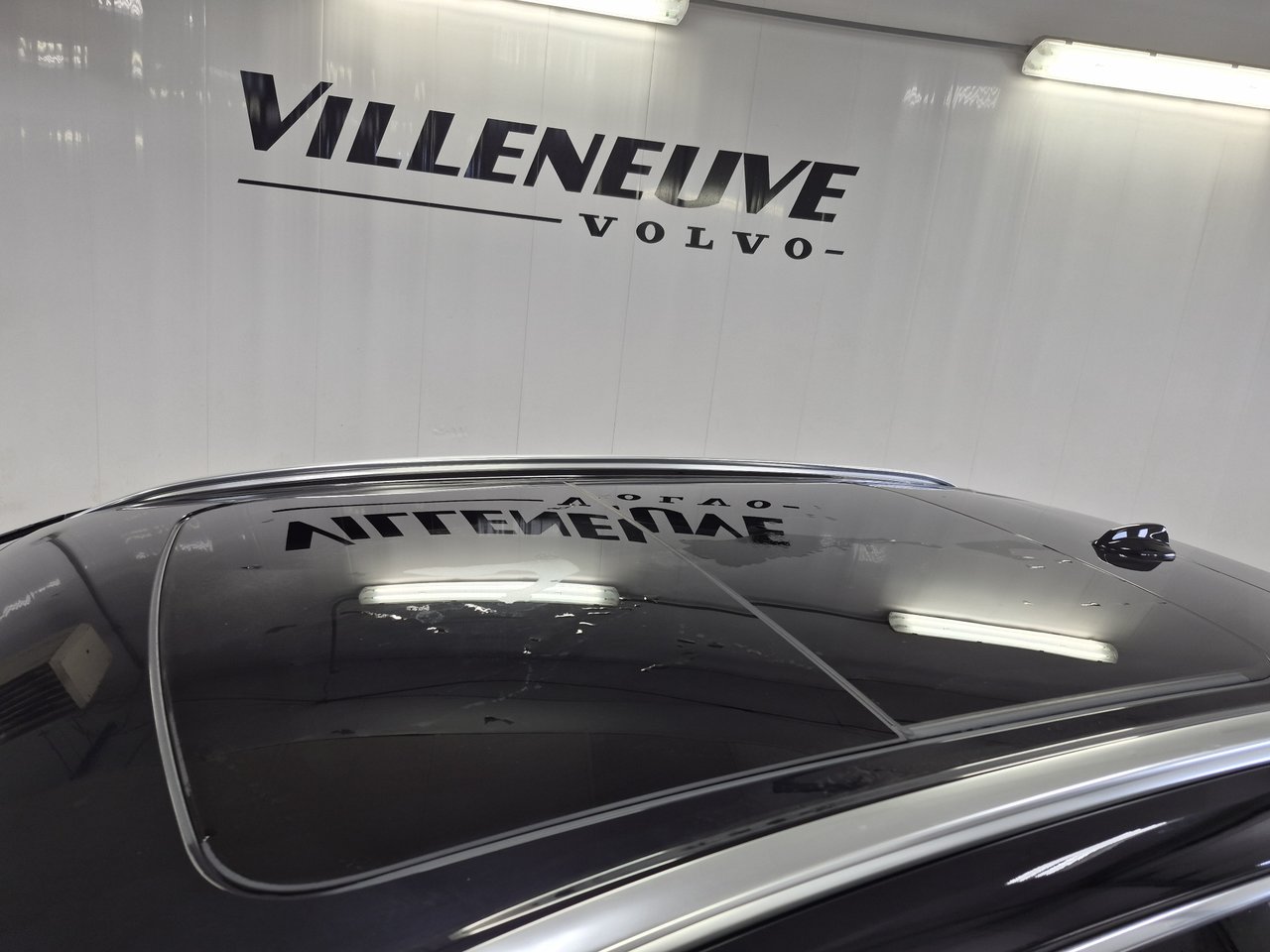 Volvo XC60 ULTIMATE BRIGHT THEME 2023-11