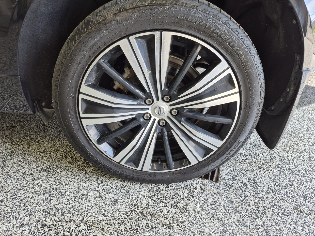 Volvo XC60 ULTIMATE BRIGHT THEME 2023-12