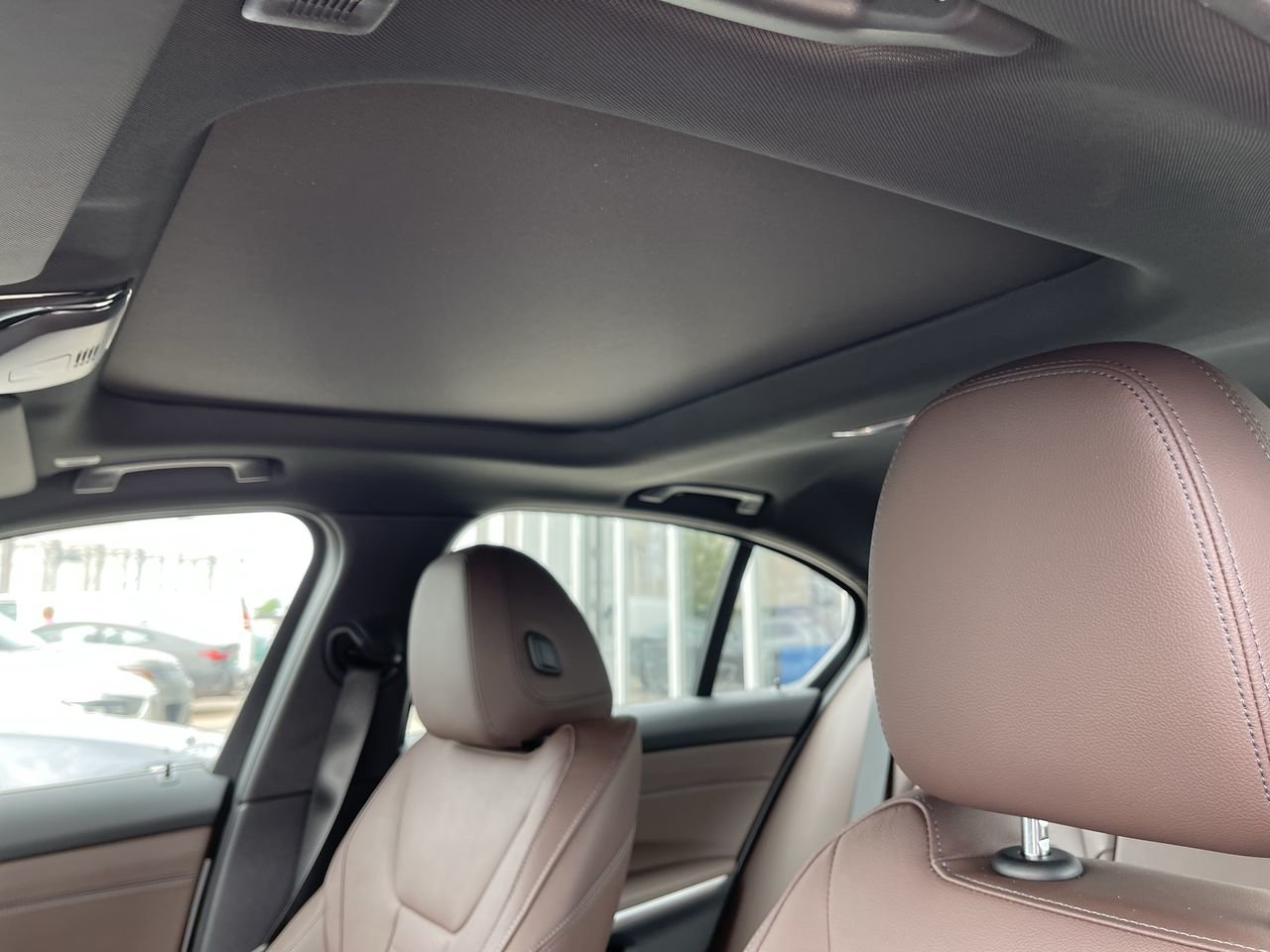 New 2023 Mineral White Metallic BMW 330e xDrive NA image 27