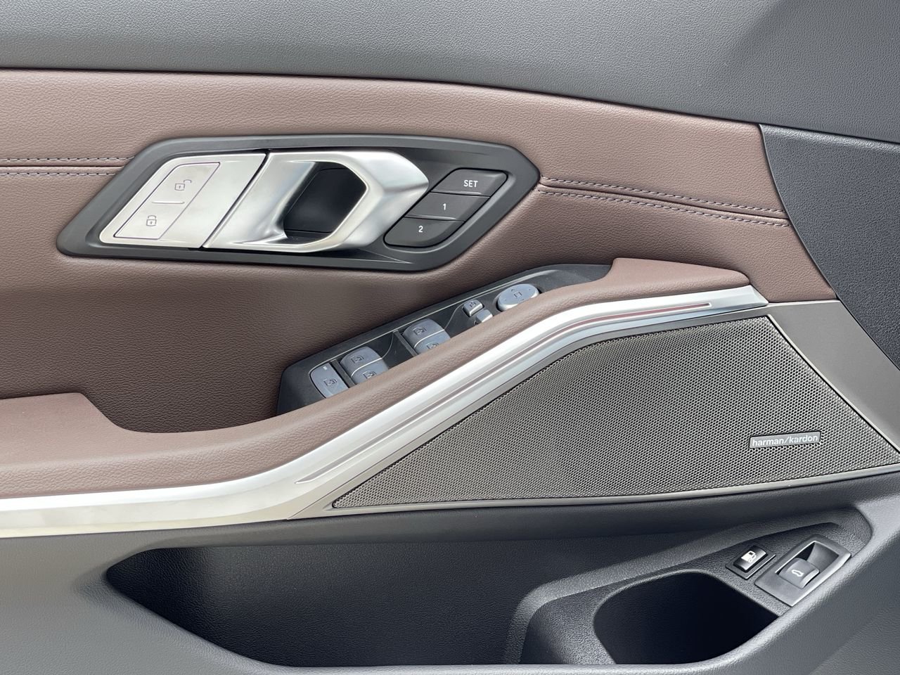 New 2023 Mineral White Metallic BMW 330e xDrive NA image 22