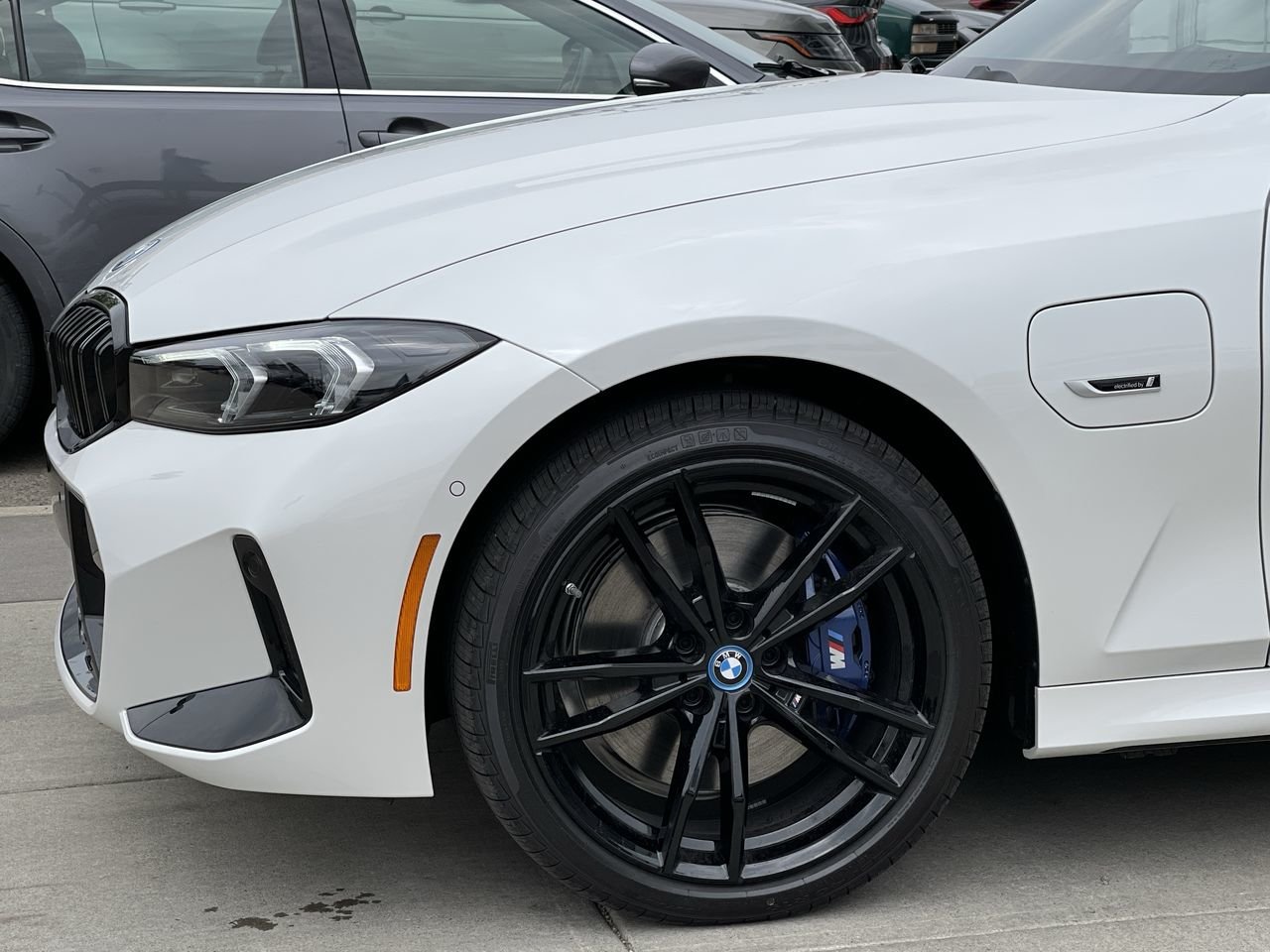 New 2023 Mineral White Metallic BMW 330e xDrive NA image 18