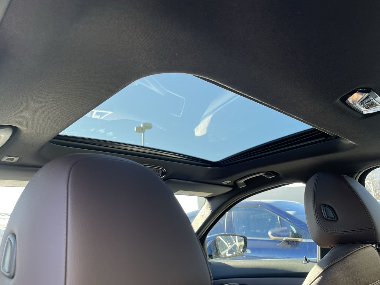 New 2023 Phytonic Blue Metallic BMW 330i xDrive image 32