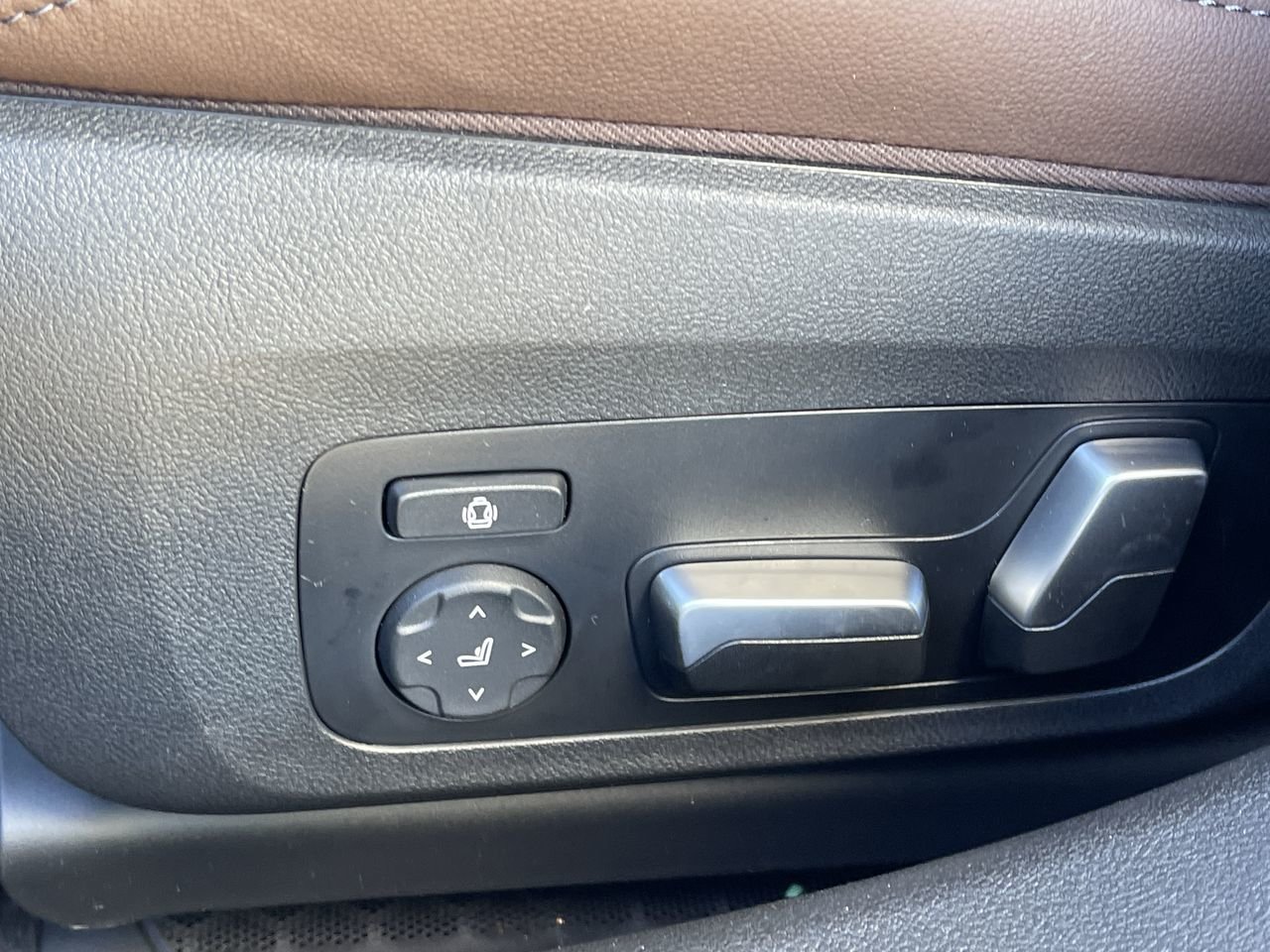 New 2023 Phytonic Blue Metallic BMW 330i xDrive image 22