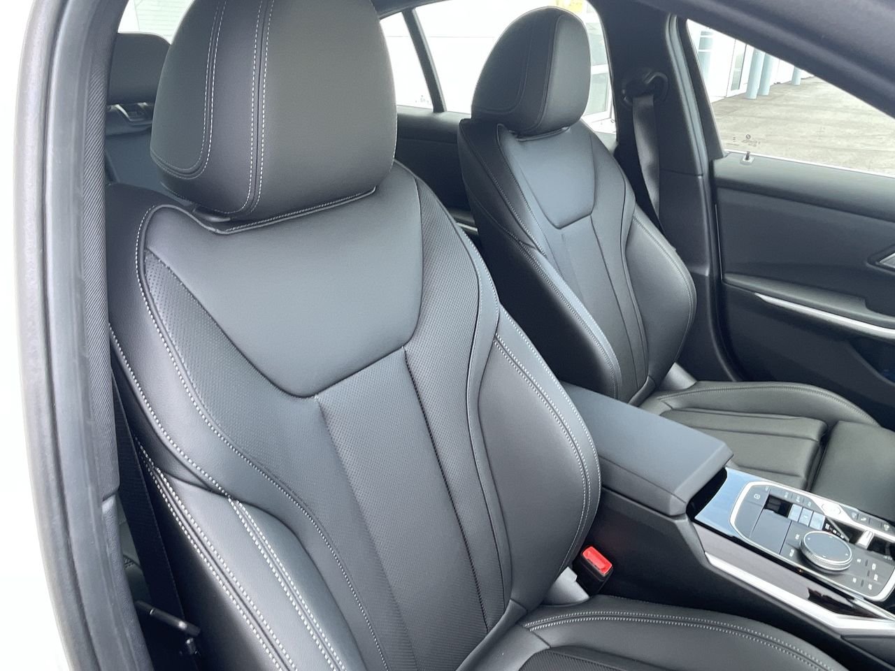 New 2023 Alpine White BMW 330i xDrive NA image 33