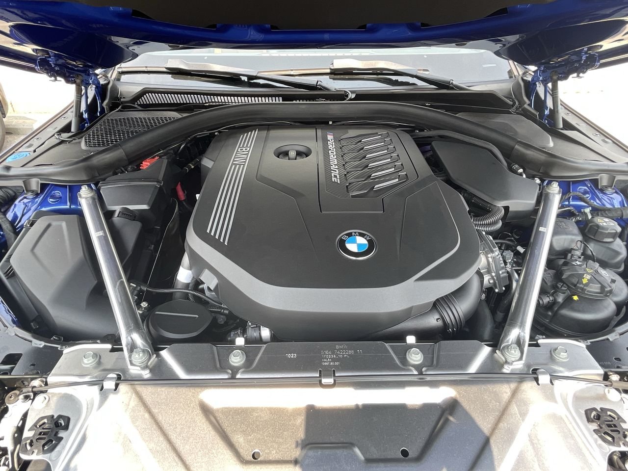New 2024 Portimao Blue Metallic BMW M440i xDrive image 21