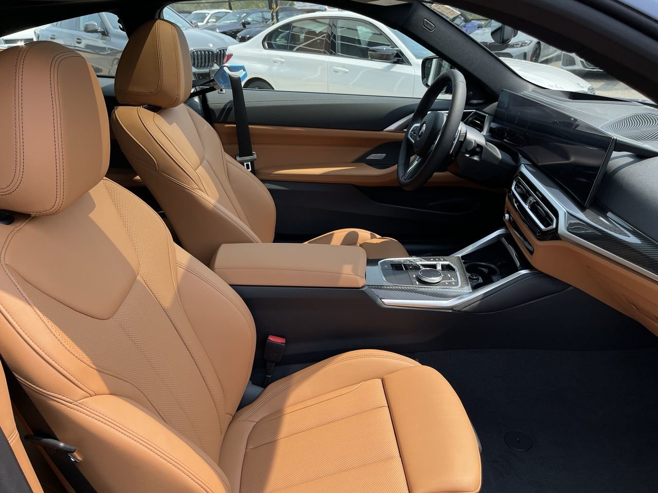 New 2024 Portimao Blue Metallic BMW M440i xDrive image 34