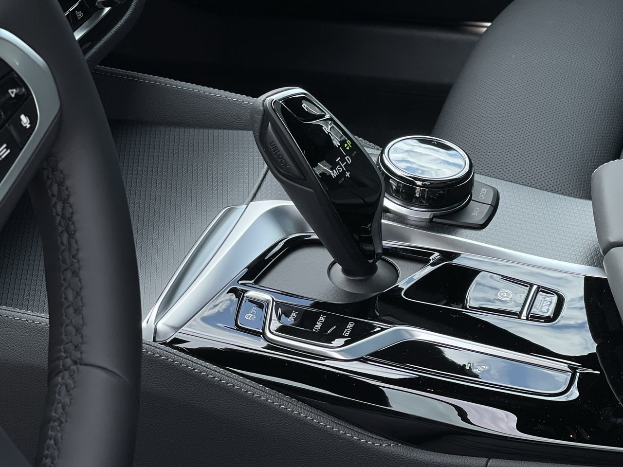 New 2023 Black Sapphire Metallic BMW 540i xDrive image 28
