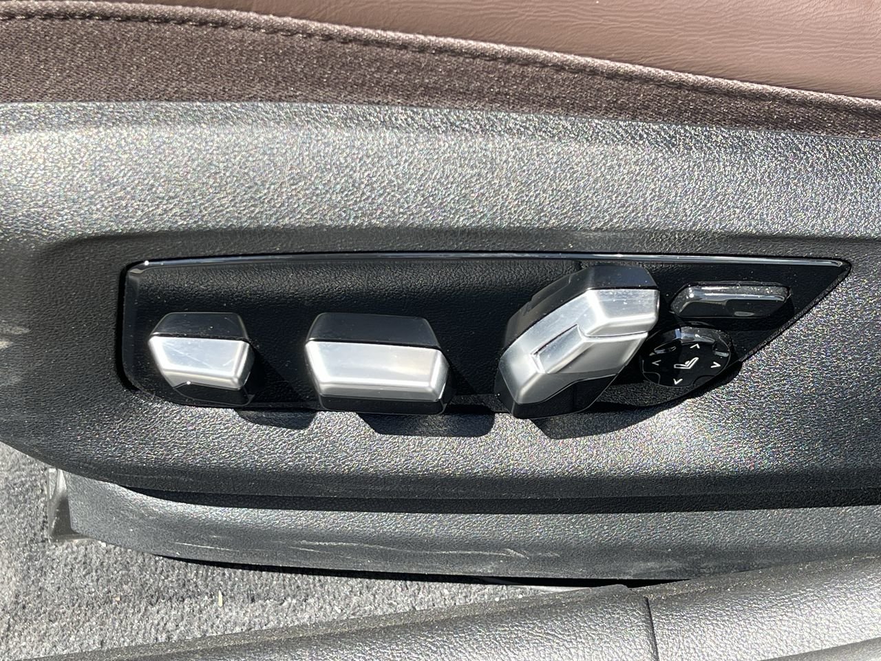 Certified Used 2023 Carbon Black Metallic BMW 530e xDrive image 20