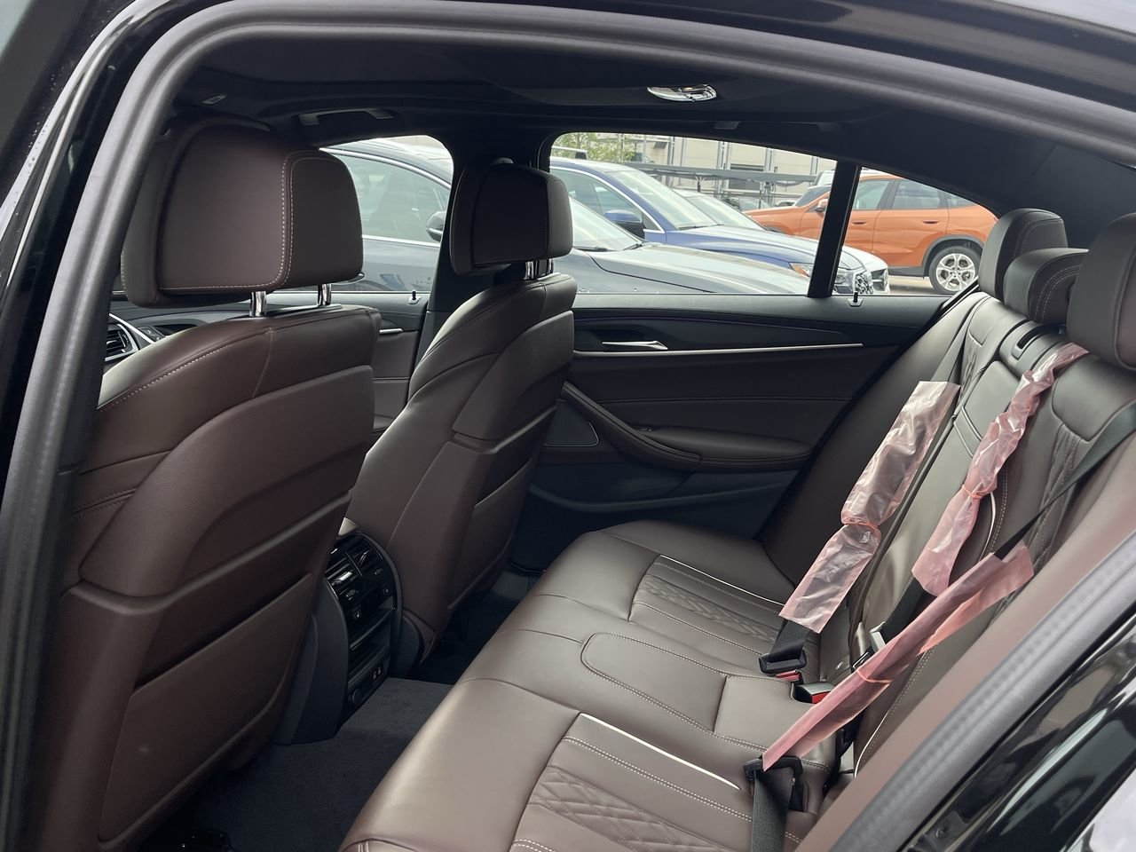 New 2023 Black Sapphire Metallic BMW 530i xDrive image 33