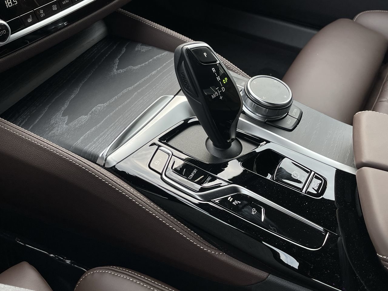 New 2023 Black Sapphire Metallic BMW 530i xDrive image 30