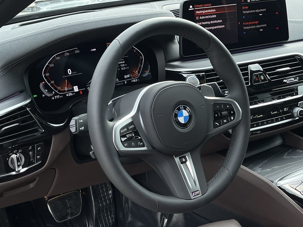 New 2023 Black Sapphire Metallic BMW 530i xDrive image 24