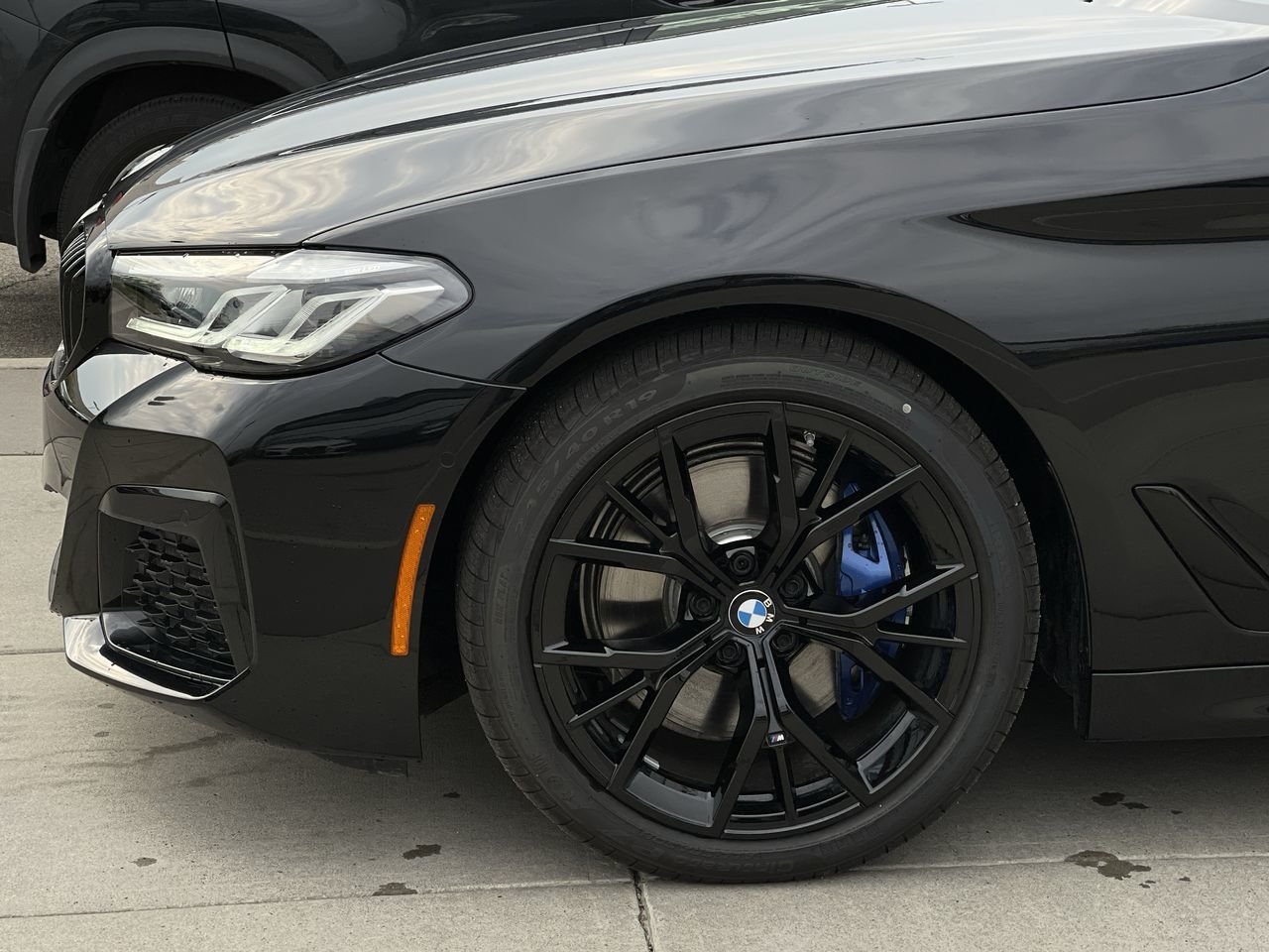 New 2023 Black Sapphire Metallic BMW 530i xDrive image 18