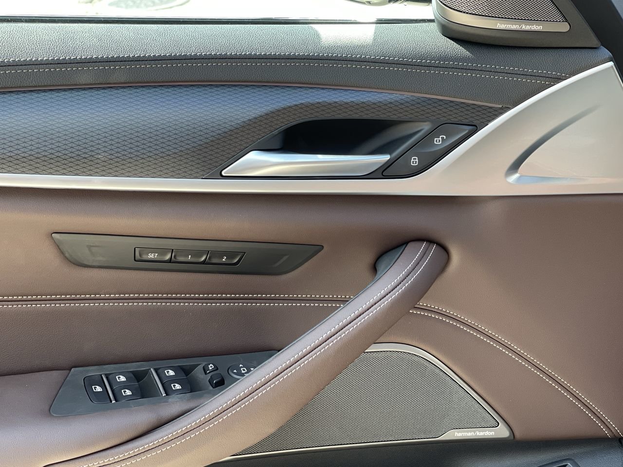 New 2023 Black Sapphire Metallic BMW 540i xDrive image 23