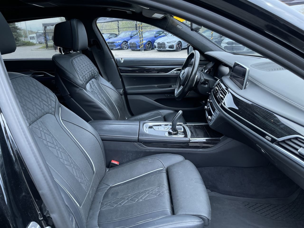 Used 2020 Black Sapphire Metallic BMW 750Li xDrive image 32