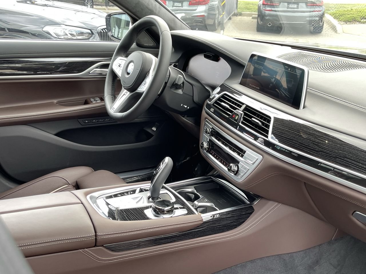 New 2022 Donington Grey Metallic BMW 750i xDrive image 34