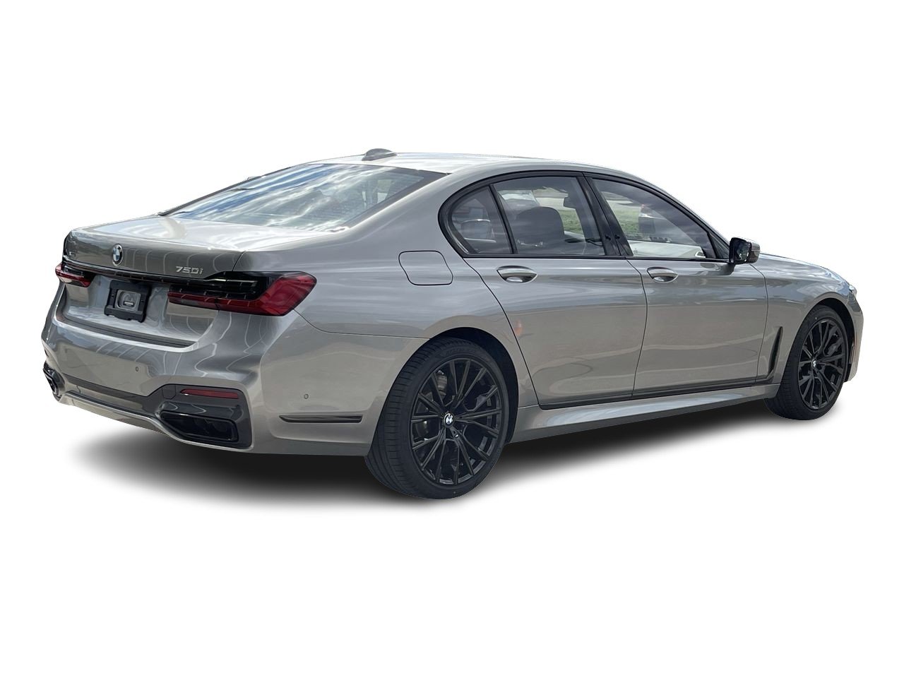 New 2022 Donington Grey Metallic BMW 750i xDrive image 12