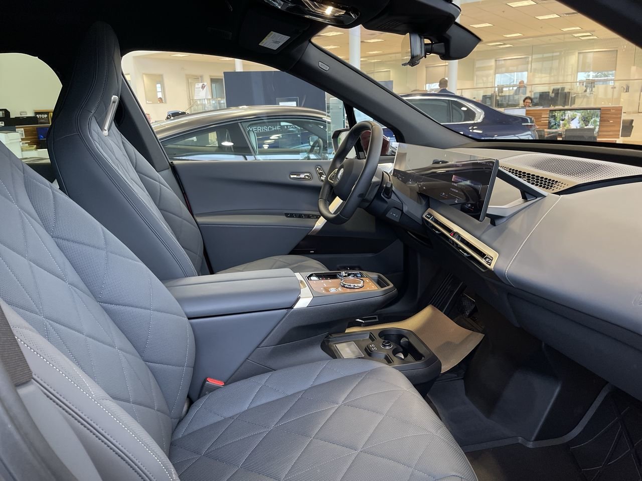 New 2023 Aventurine Red III Metallic BMW M60 image 33