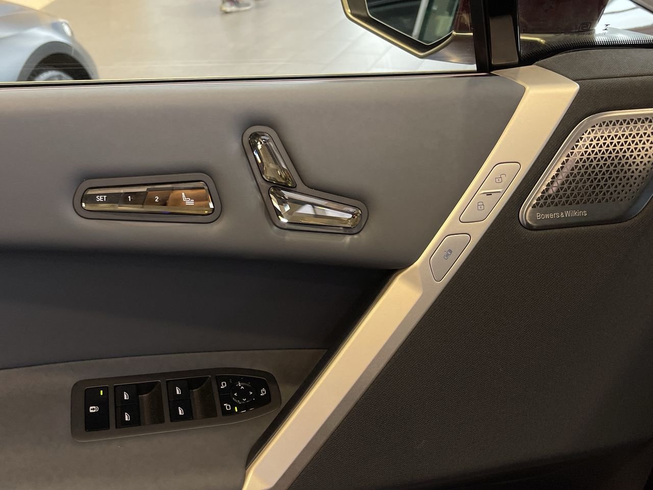 New 2023 Aventurine Red III Metallic BMW M60 image 21