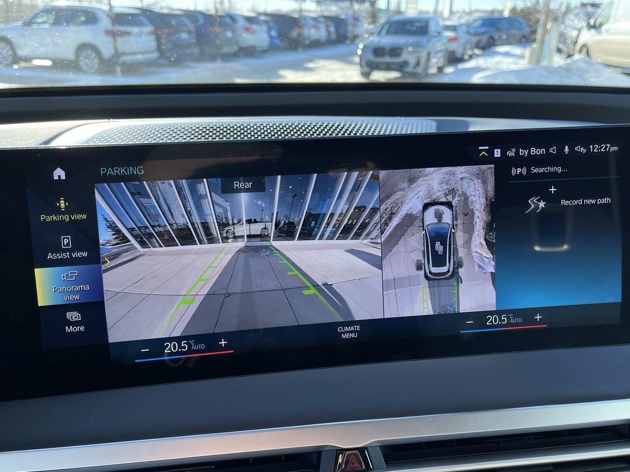 New 2023 Mineral White Metallic BMW XDrive40 image 25