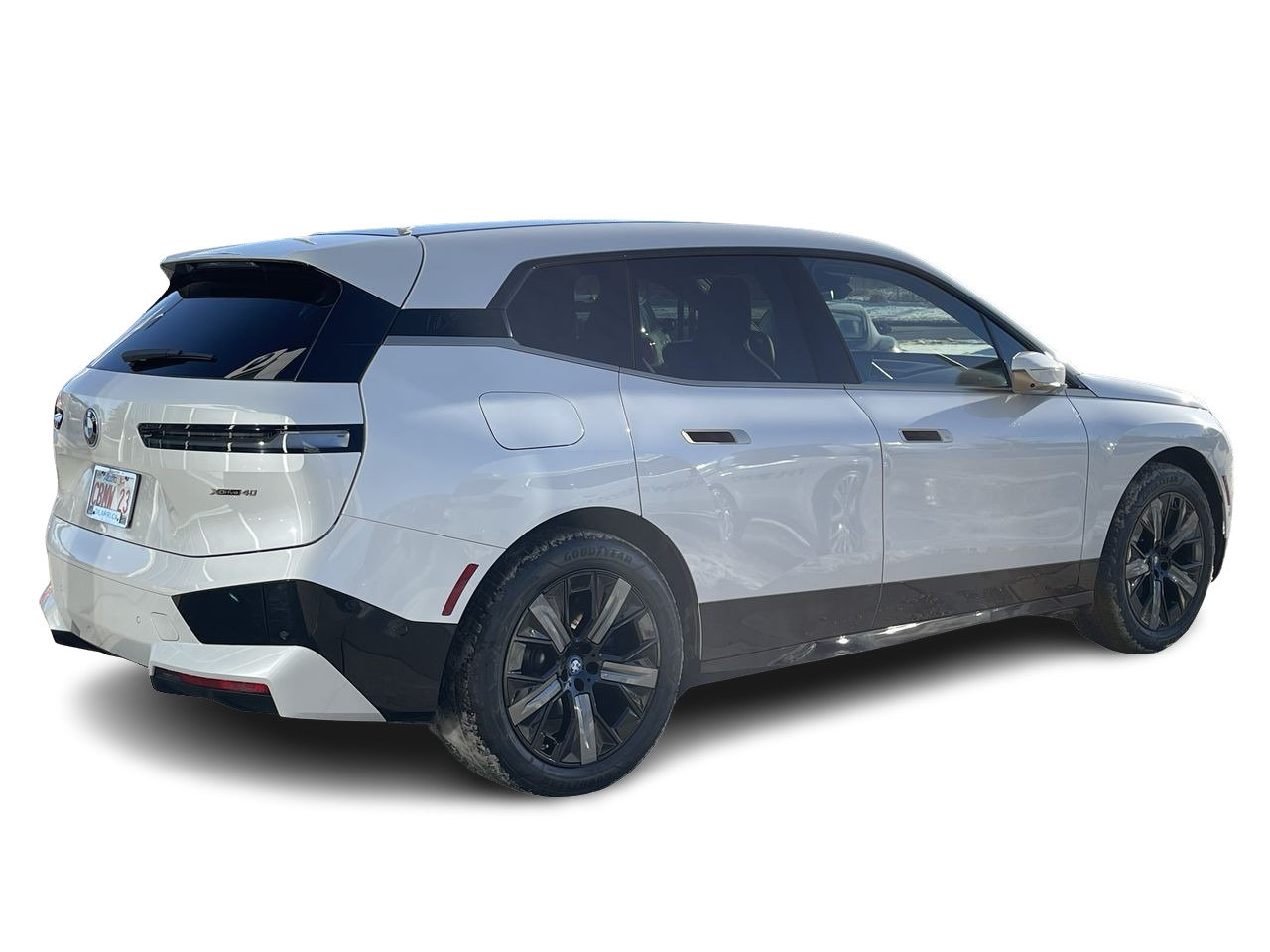 New 2023 Mineral White Metallic BMW XDrive40 image 12