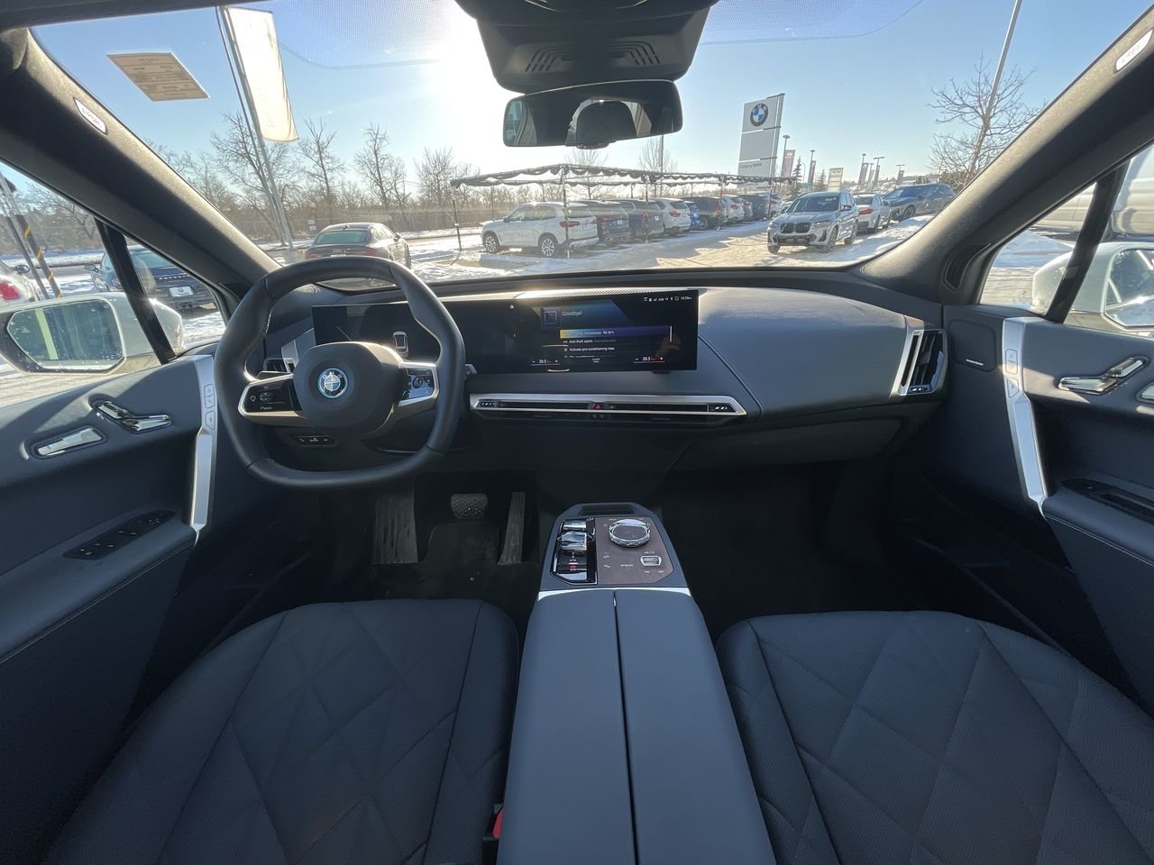 New 2023 Mineral White Metallic BMW XDrive40 image 29