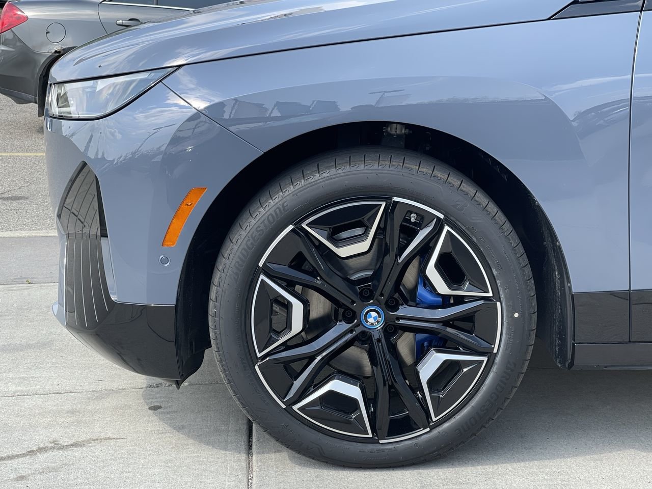 New 2024 Storm Bay Metallic BMW XDrive50 image 18