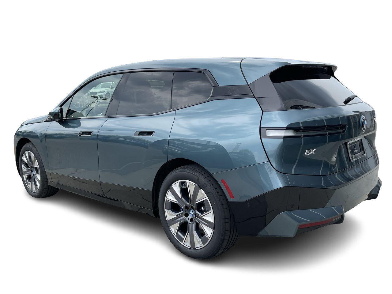 New 2024 Blue Ridge Mountain Metallic BMW XDrive50 image 7