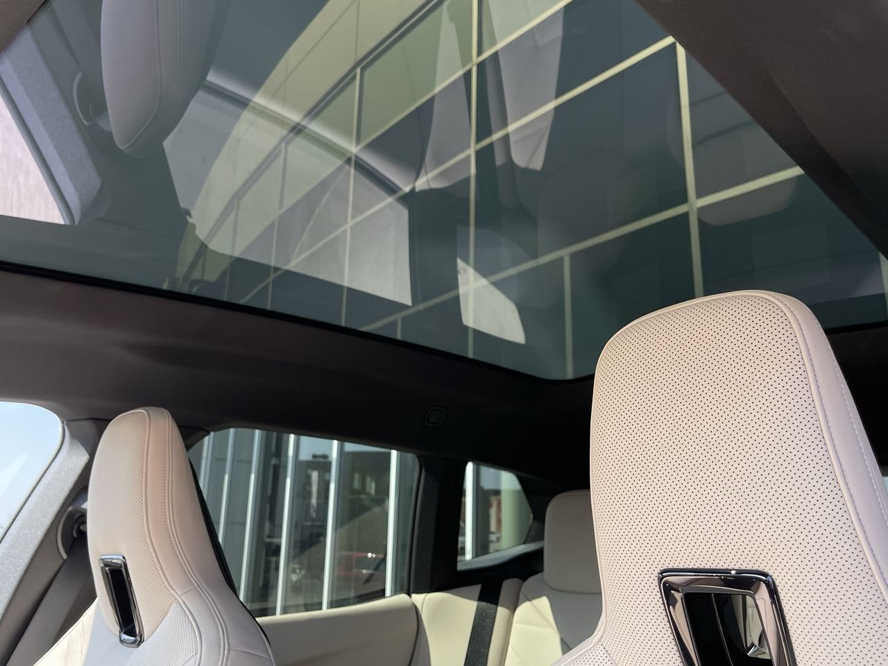 New 2024 Oxide Grey II Metallic BMW M60 image 30