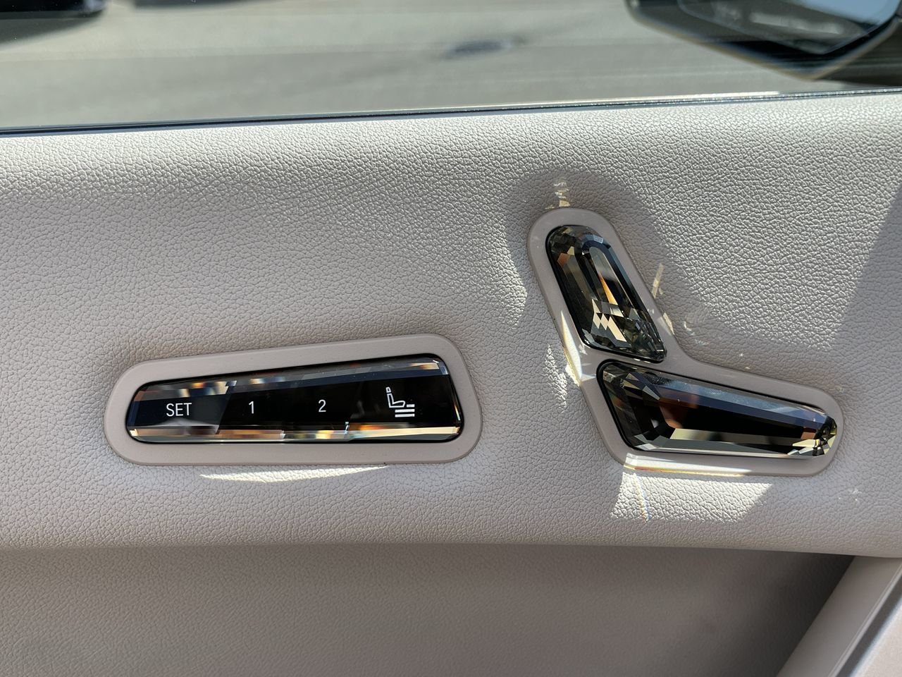 New 2024 Oxide Grey II Metallic BMW M60 image 20