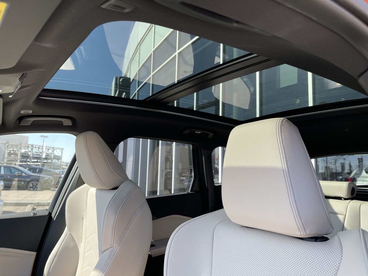 New 2023 Utah Orange Metallic BMW XDrive28i image 31