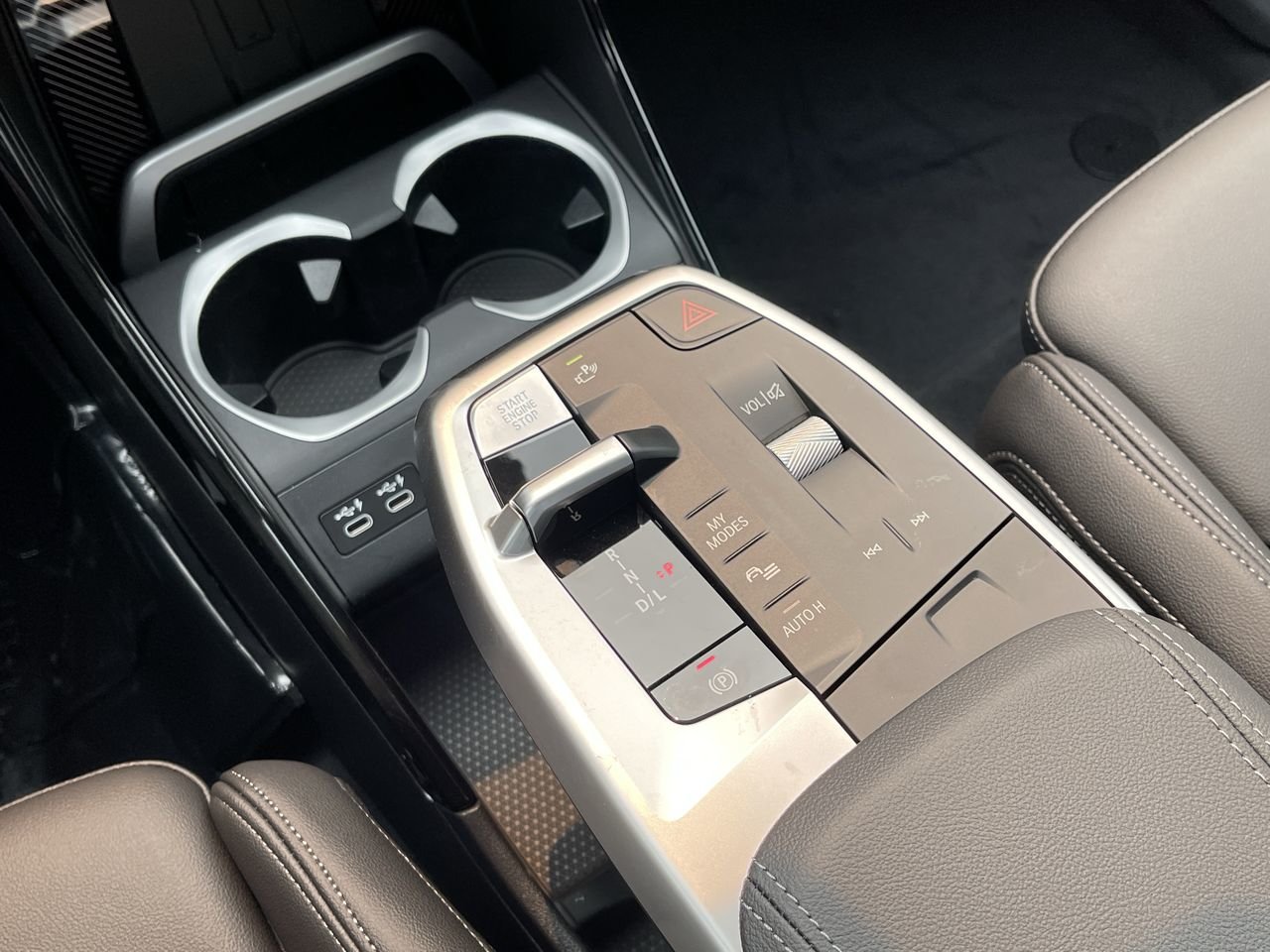 New 2023 Utah Orange Metallic BMW XDrive28i image 30