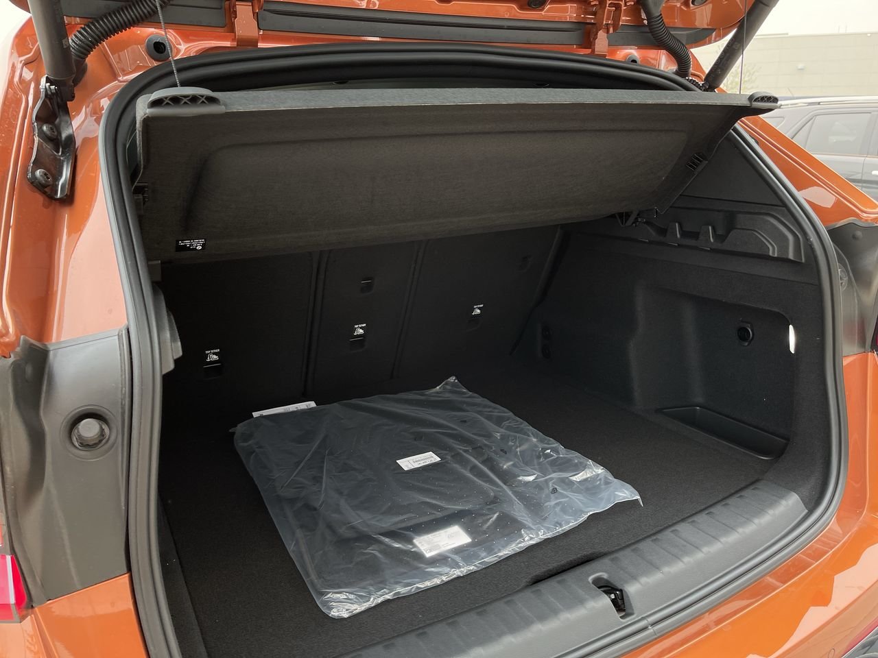 New 2023 Utah Orange Metallic BMW XDrive28i image 19