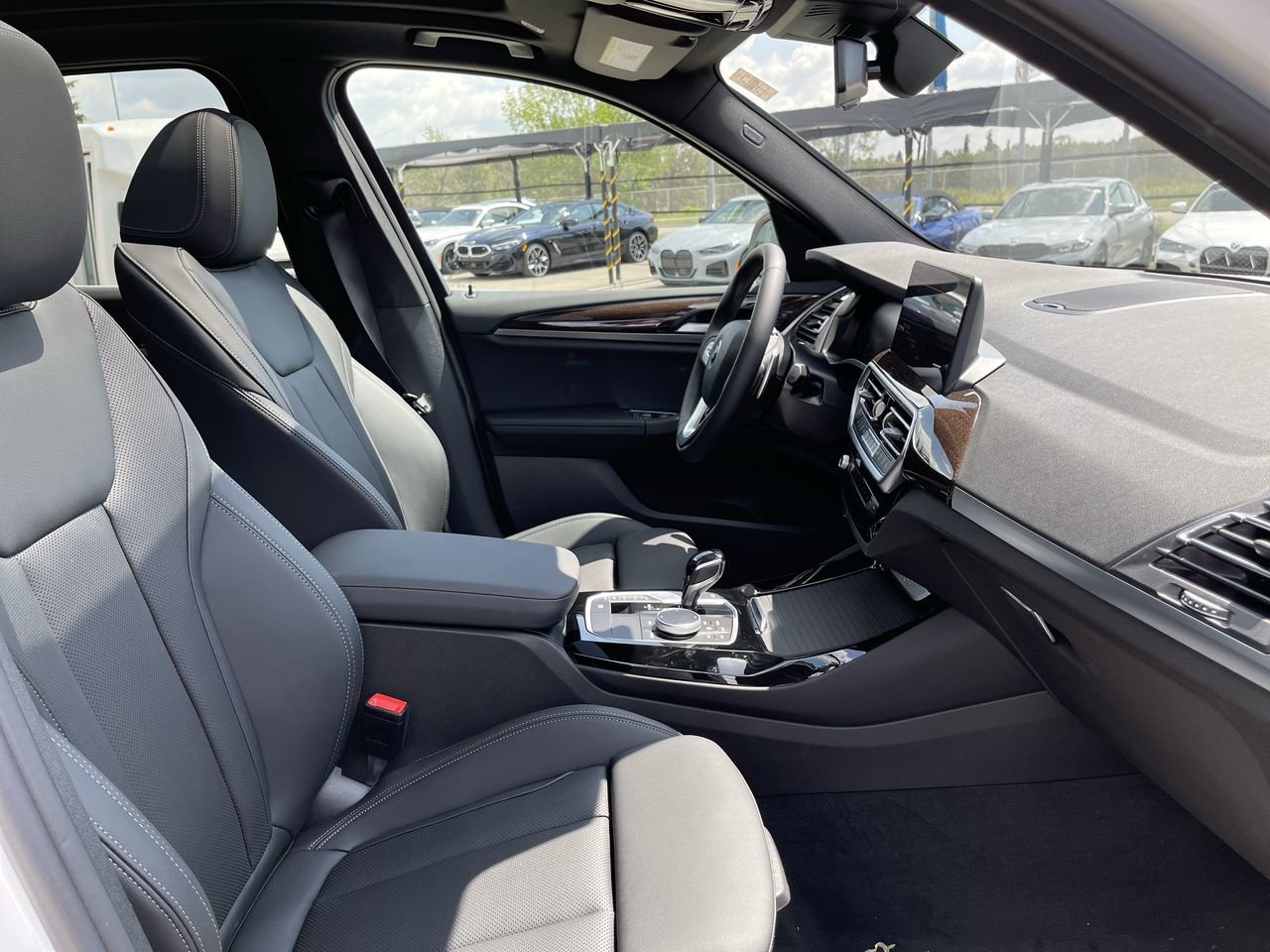New 2023 Alpine White BMW XDrive30e image 34
