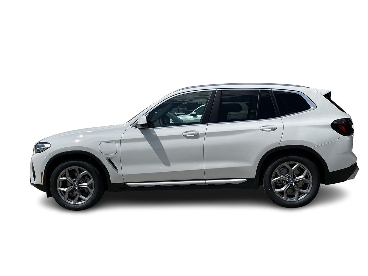 New 2023 Alpine White BMW XDrive30e image 5