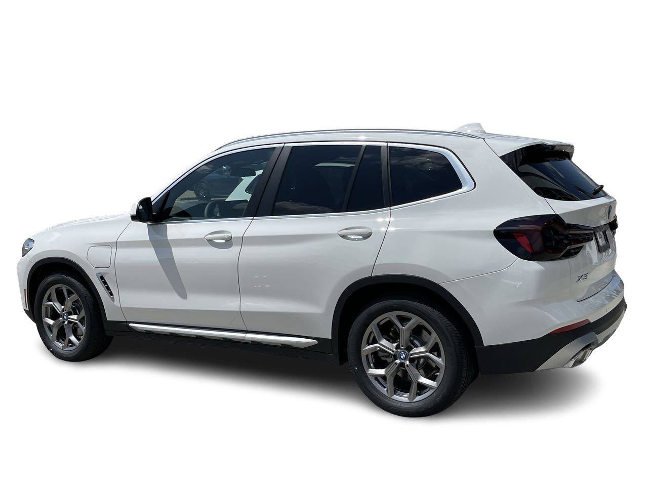 New 2023 Alpine White BMW XDrive30e image 7