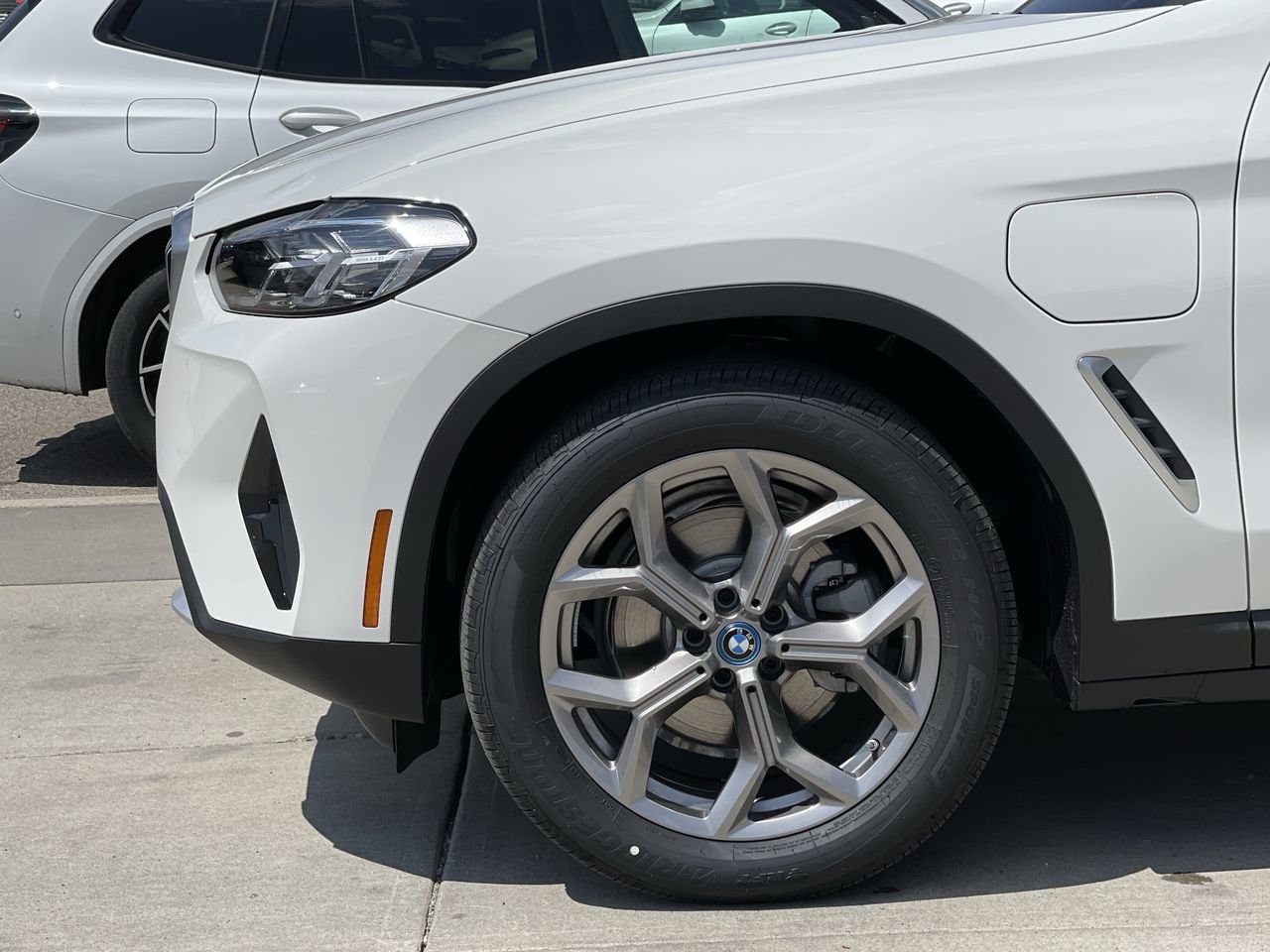 New 2023 Alpine White BMW XDrive30e image 18