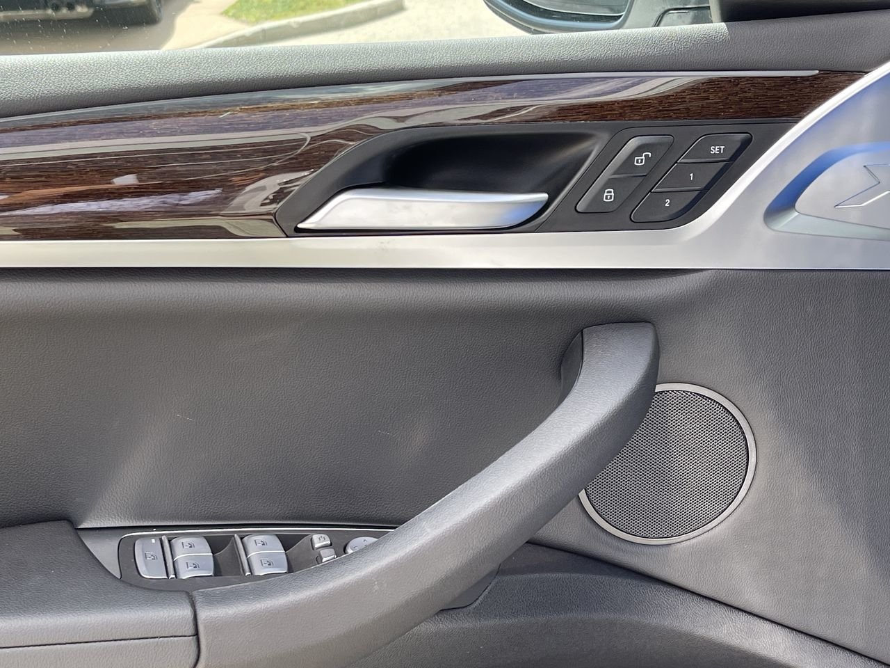 New 2023 Alpine White BMW XDrive30e image 22