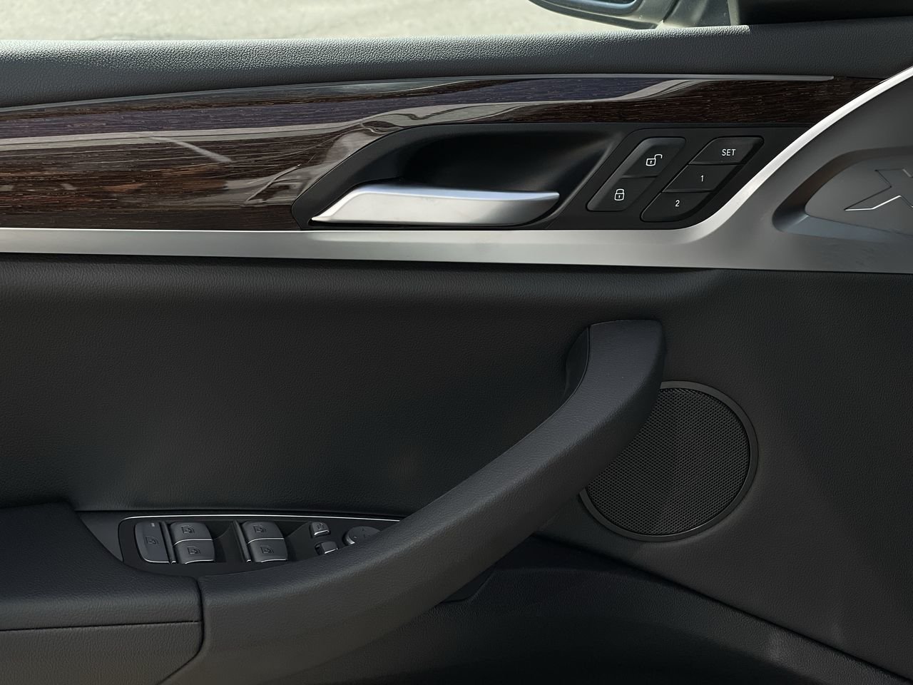New 2023 Alpine White BMW XDrive30i image 23
