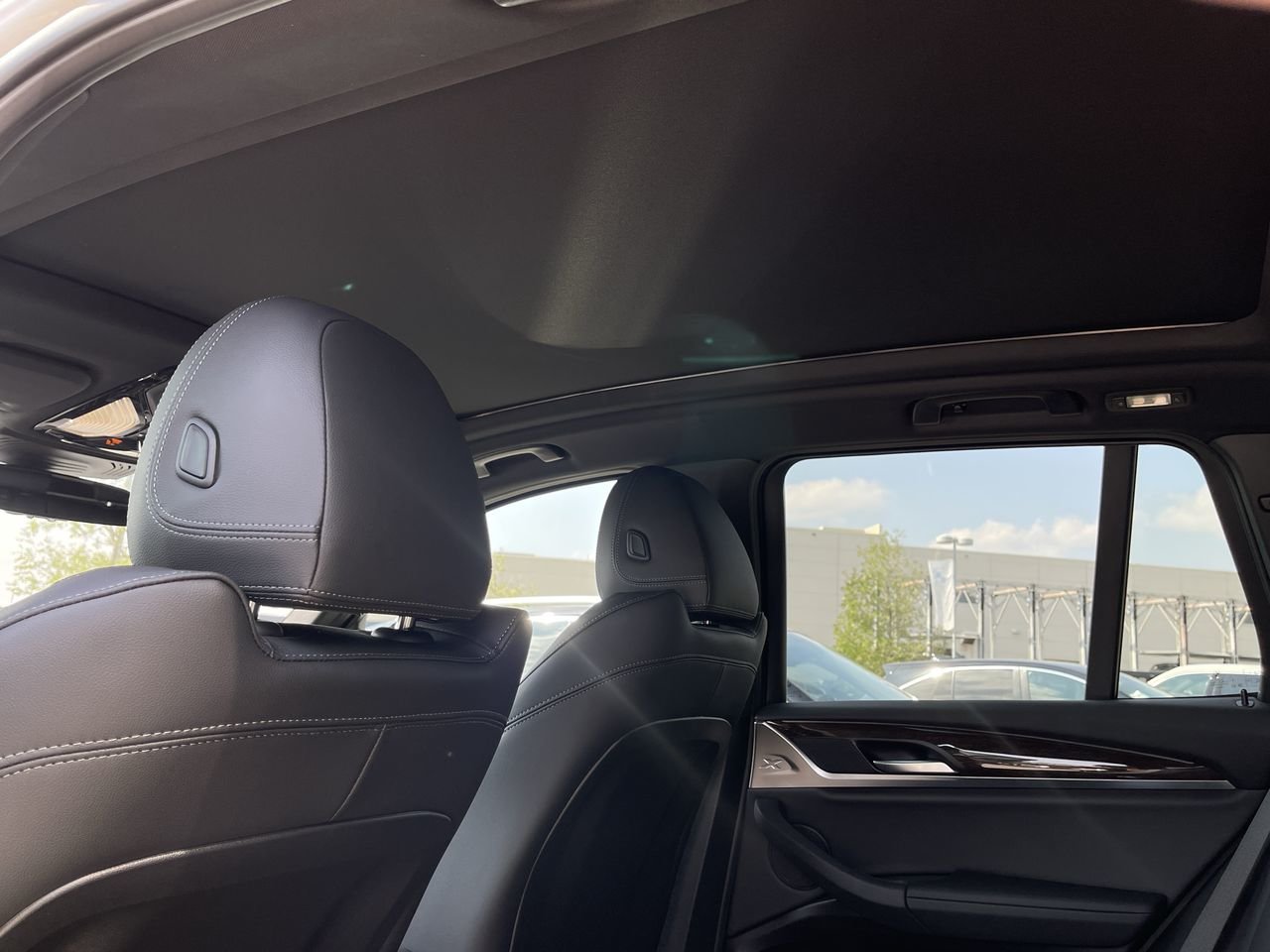 New 2023 Alpine White BMW XDrive30i image 32