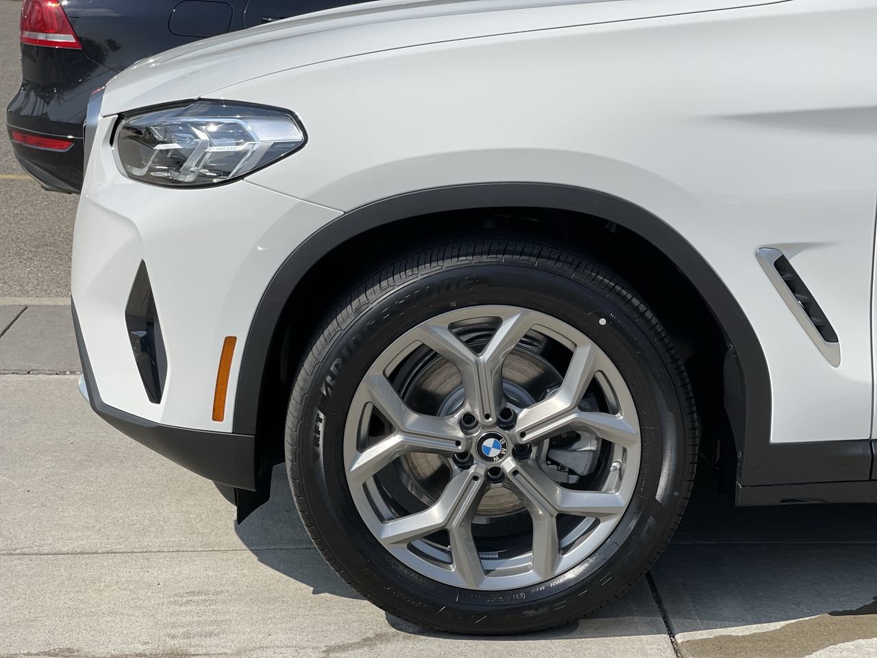 New 2023 Alpine White BMW XDrive30i image 18