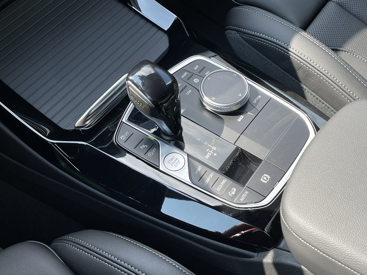 New 2023 Alpine White BMW XDrive30i image 30