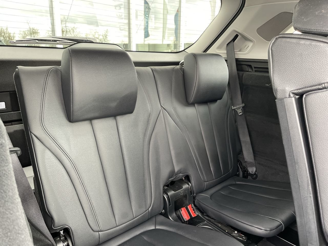 Used 2014 Mineral White Metallic BMW XDrive50i image 32